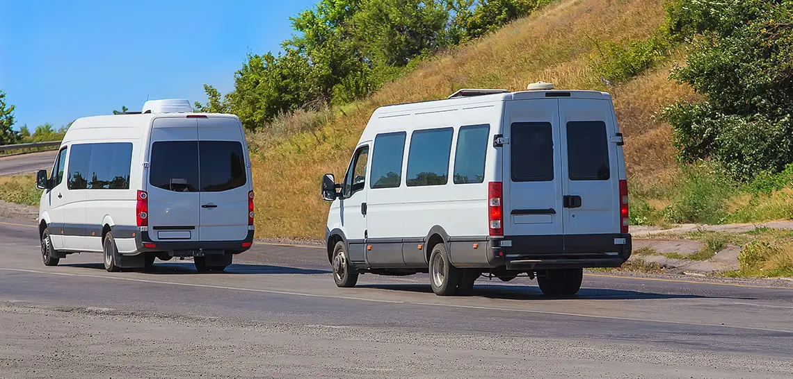 15-Passenger-Van-ts-494420072-1140x546