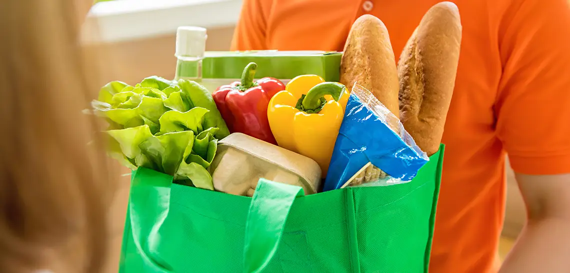 food-delivery-is-876053206-1140x546