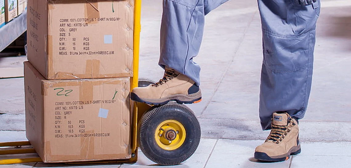 hand-truck-1140x546