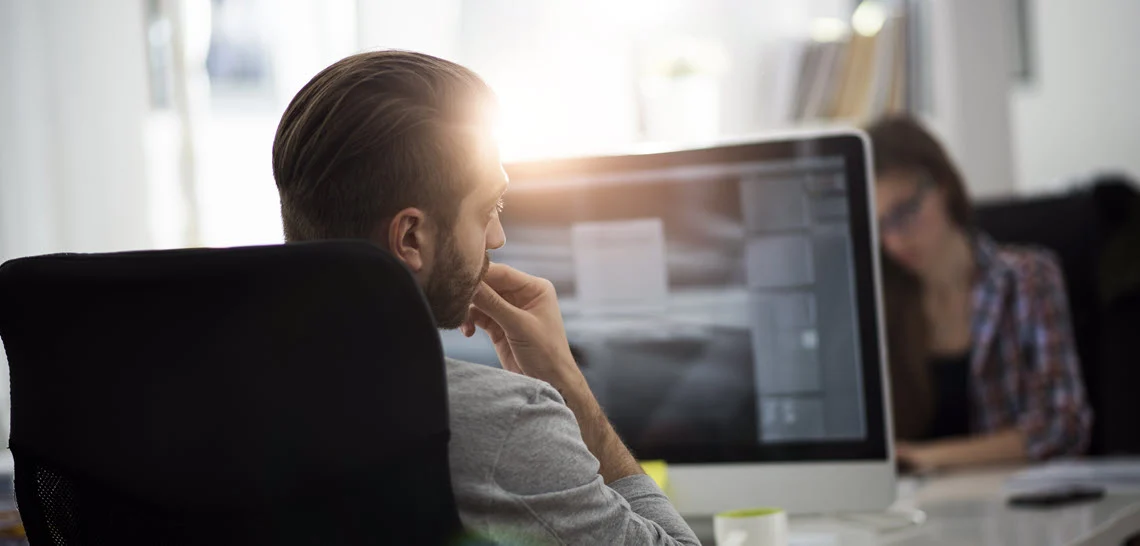 monitor-glare-1140x546